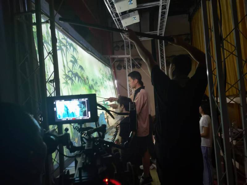 昆明TVC拍摄公司：美妆时尚造梦师，雕琢细节中的高级质感